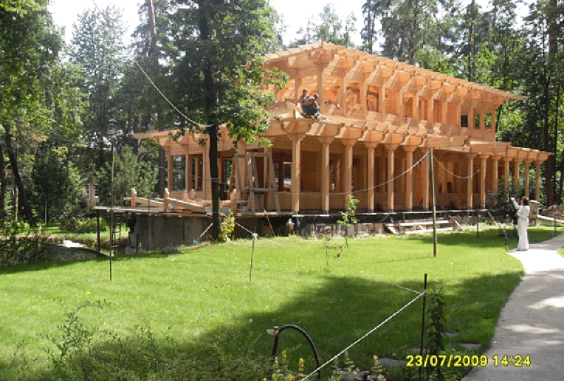 ООО «ДСК Стройконструкция» завершает монтаж Чайного дома из клееного бруса