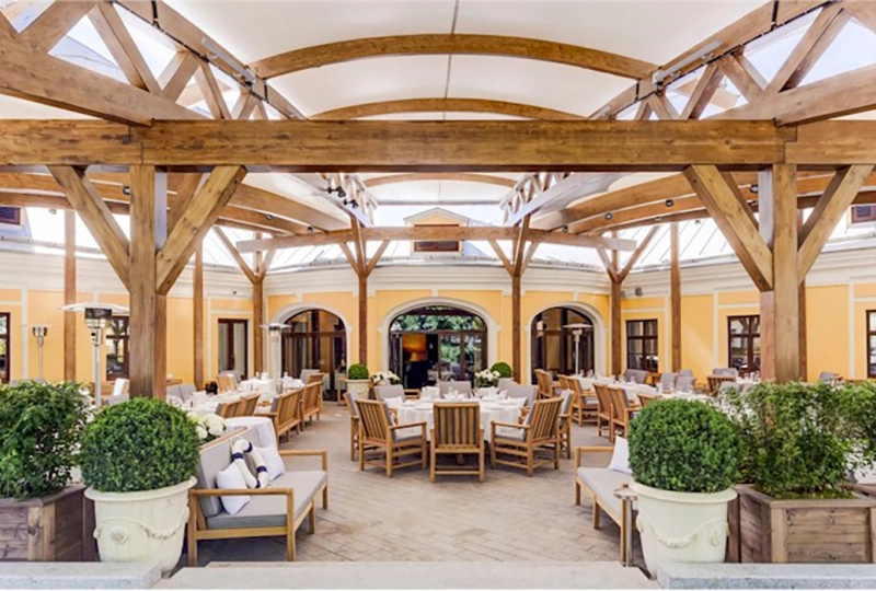 Летняя веранда ресторана Ассунта Мадре