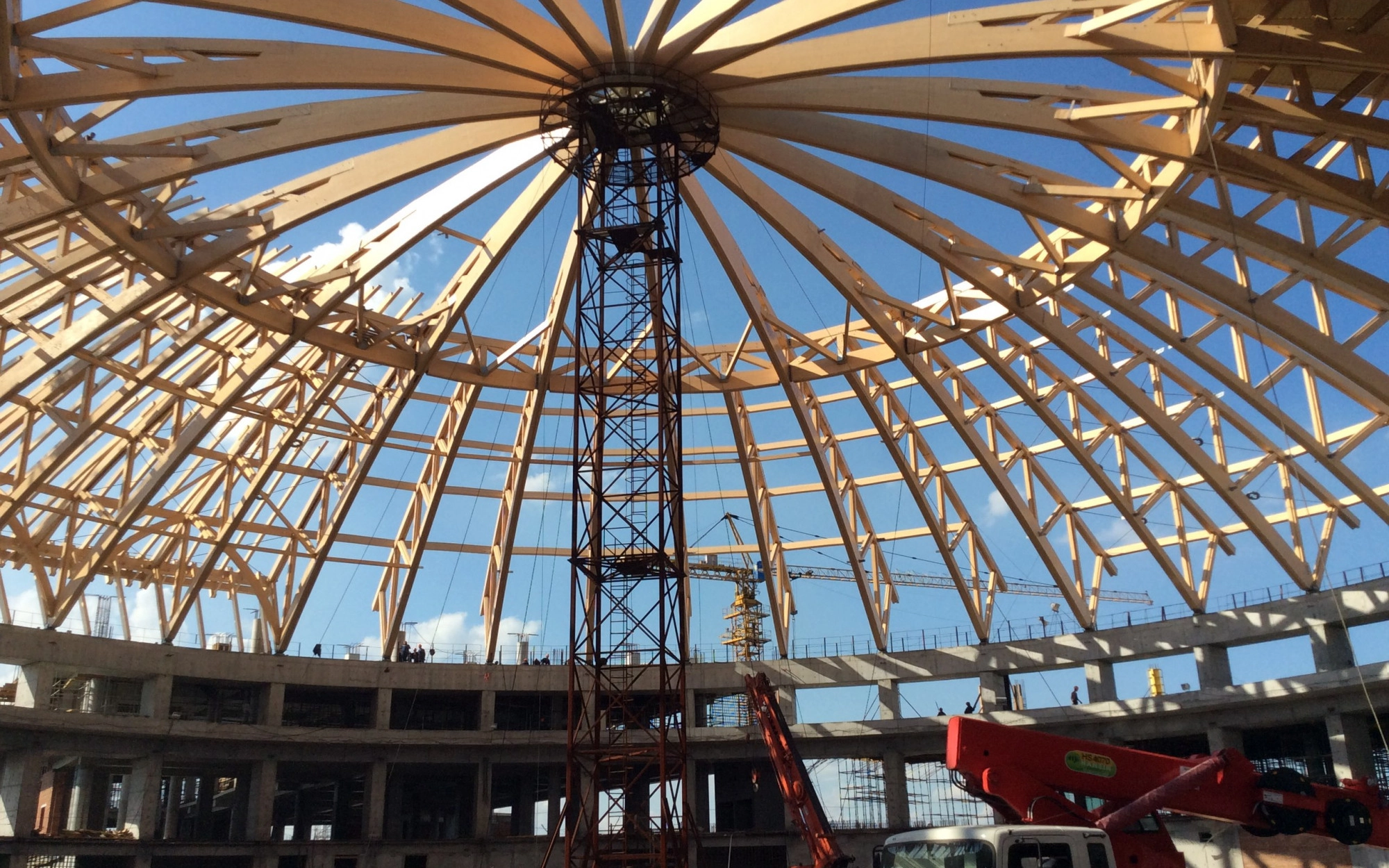 Большепролетные клееные деревянные конструкции